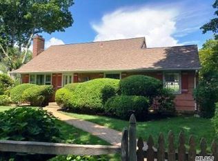23 Armell St, Huntington Station, NY 11746