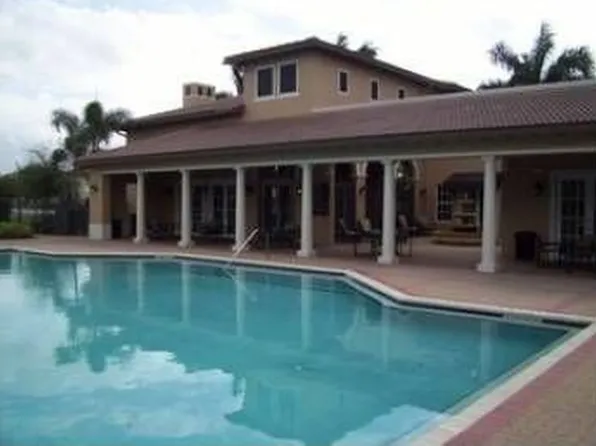 839 SW 147th Ter, Pembroke Pines, FL 33027