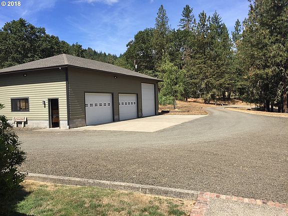 2nd image of 468 Tanglewood Ln