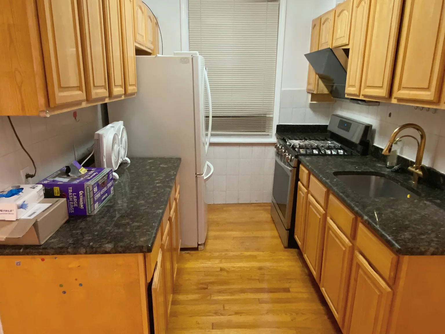 3 bed, 700 sqft, $2,800 — Photo 1