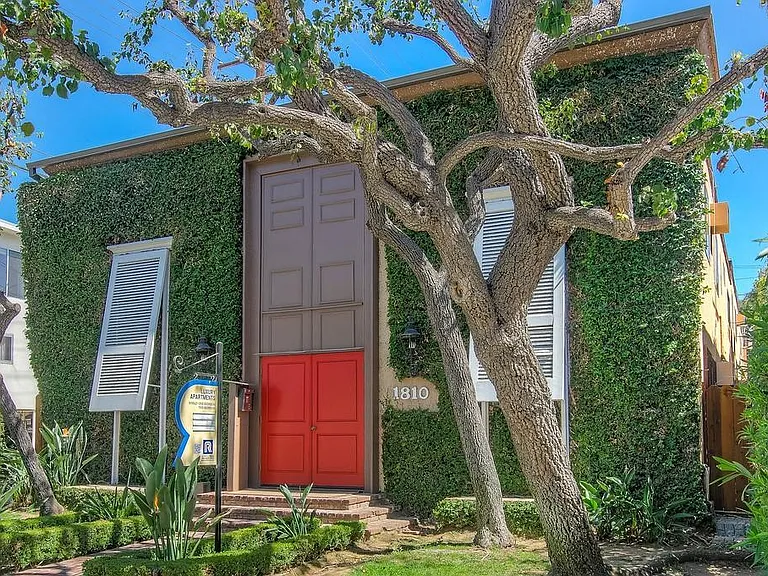 1810 Prosser Ave — Photo 10