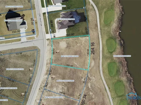 917 Pine Valley Dr, Bowling Green, OH 43402