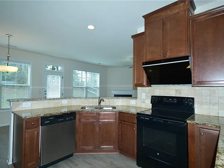 3094 Tofte Dr — Photo 11