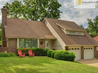 7958 Greenwood St, Lenexa, KS 66215