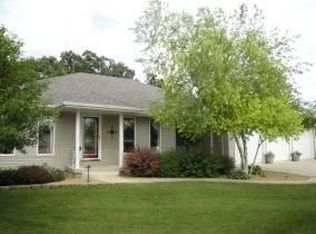 1125 8th St E, Cresco, IA 52136