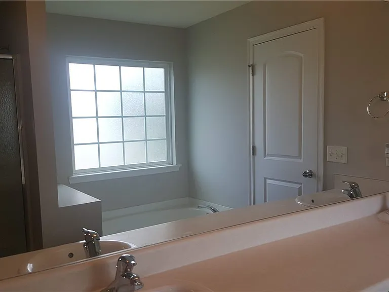 37 Wesleyan Dr — Photo 12