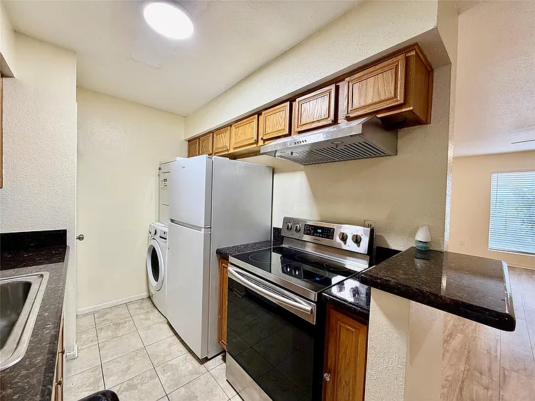 2120 Wilcrest Dr #121 — Photo 11