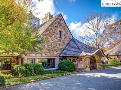 340 LAUREL PARK Road, Blowing Rock, NC, 28605
