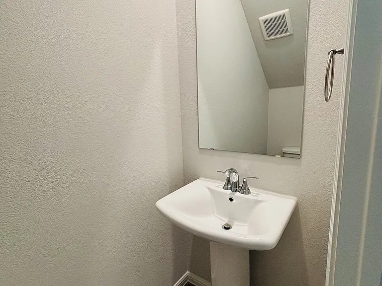 912 Santa Lucia Dr — Photo 20