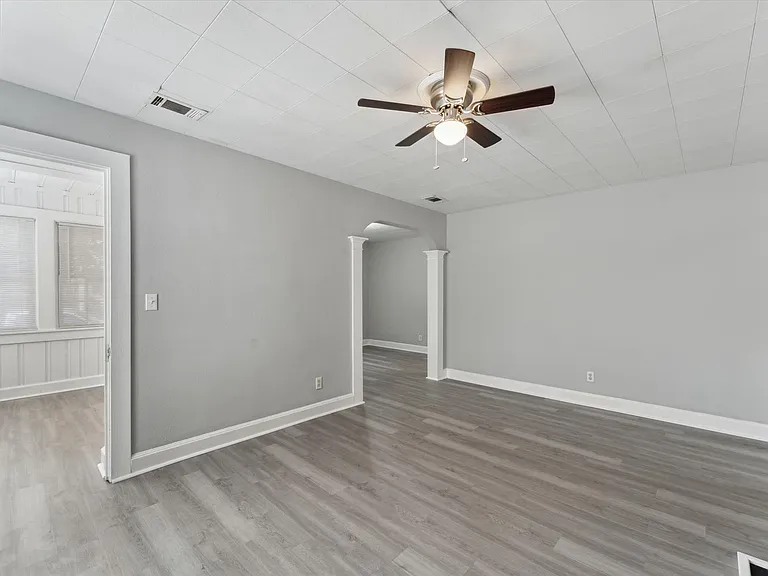 2102 E 41st St — Photo 5