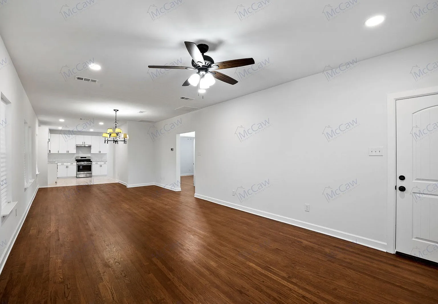 3 bed, 1.5 bath, 1438 sqft, $3,000 — Photo 3