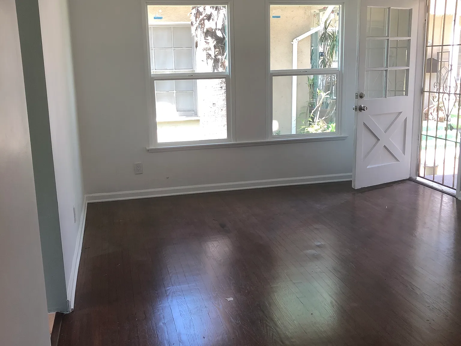 2 bed, 900 sqft, $2,300 — Photo 4