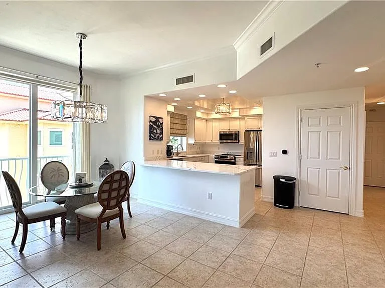 2738 Tiburon Blvd E #B405 — Photo 5