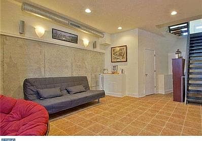 2nd image of 713 Shirley St