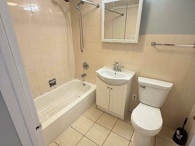 4428 N Central Ave — Photo 6