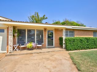 501 W Mitchell St, Meadow, TX 79345