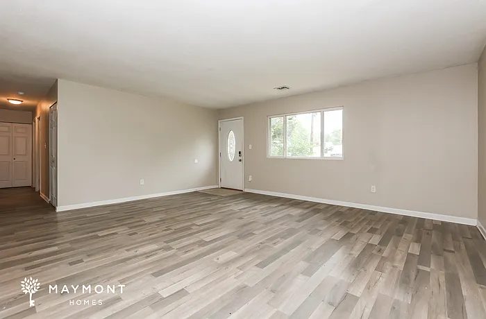 9153 Yorkridge Dr — Photo 4