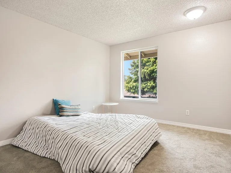 1512 Dayton Ct NE — Photo 13