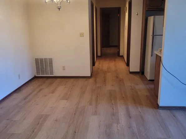 412 N Oakwood Rd APT 212, Enid, OK 73703