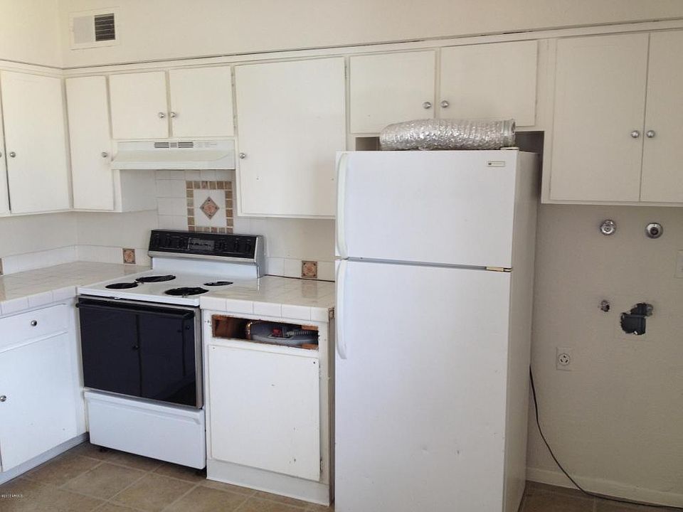 1st image of 1606 E Crown APT D