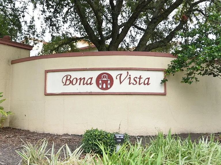 826 Camargo Way #305 — Photo 2