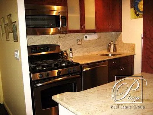 Rented by Plaza Real Estate Group | media 38