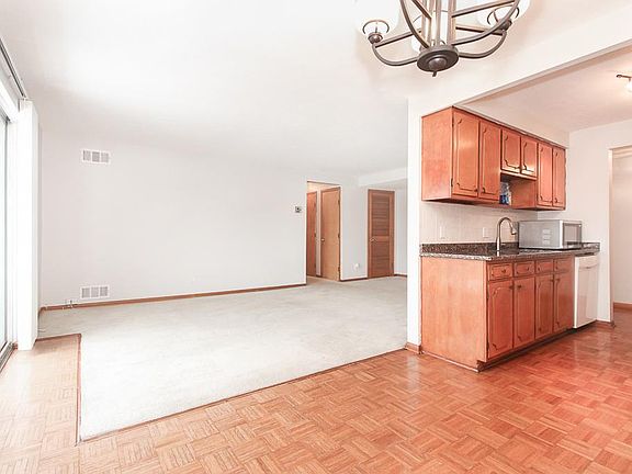 5th image of 22011 River Oaks Dr APT A10
