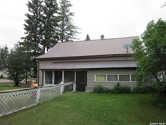 3rd image of 101 1st Ave E