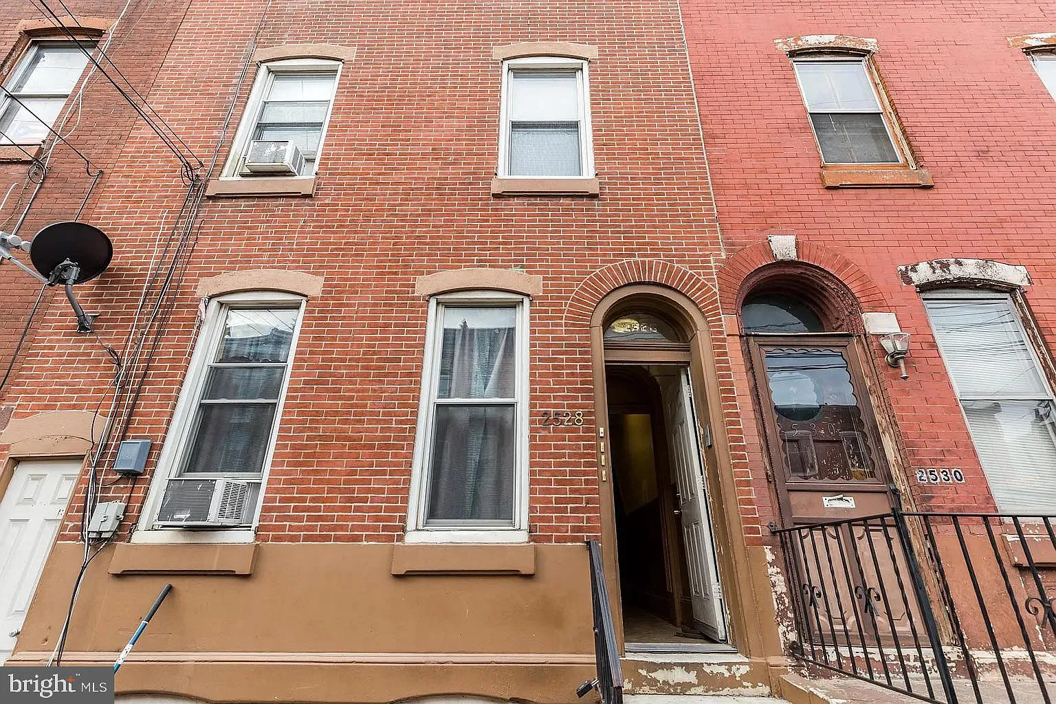 2 bed, 1.0 bath, 2700 sqft, $1,100 — Photo 4