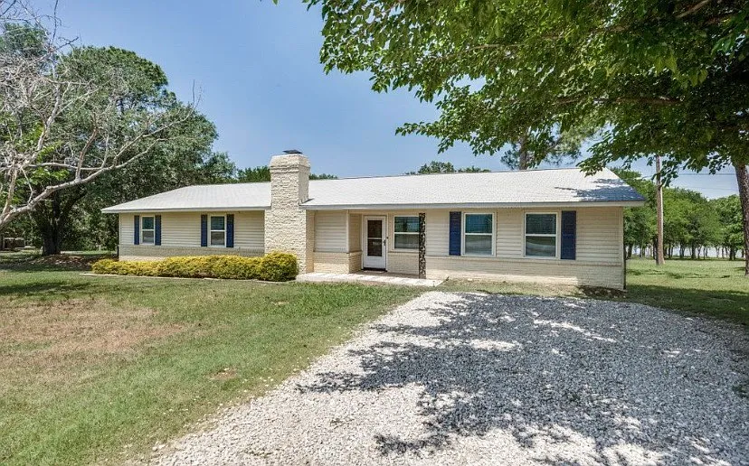 104 Cove Dr