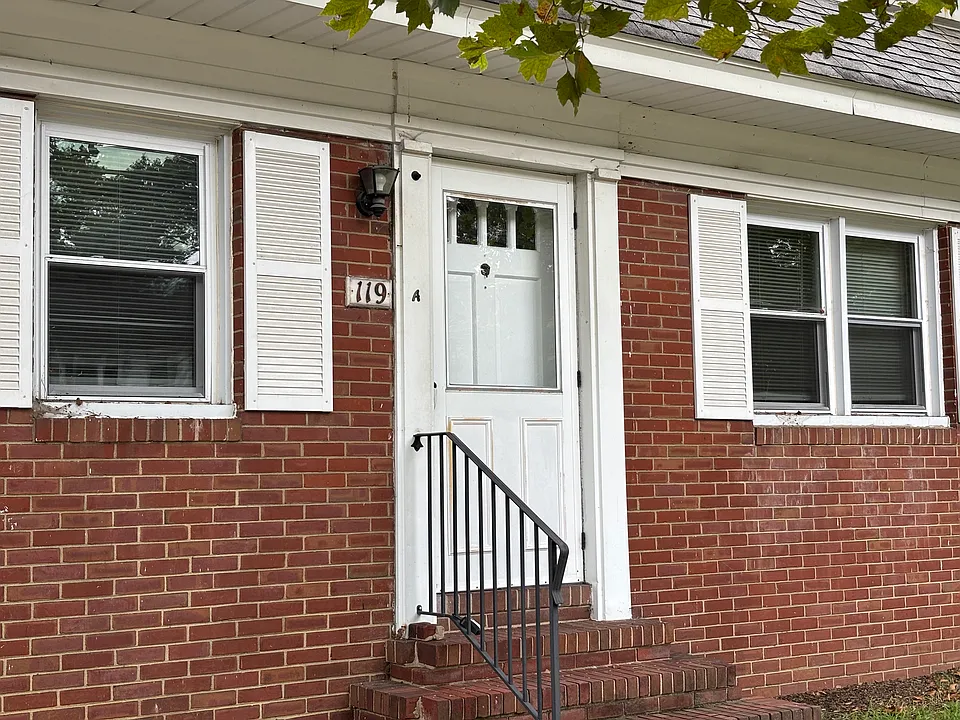 119 Hillcrest Ave #A