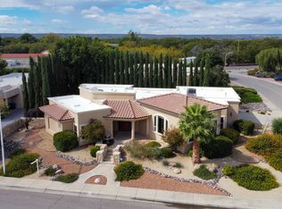 2221 Laguna Dr, Las Cruces, NM 88005