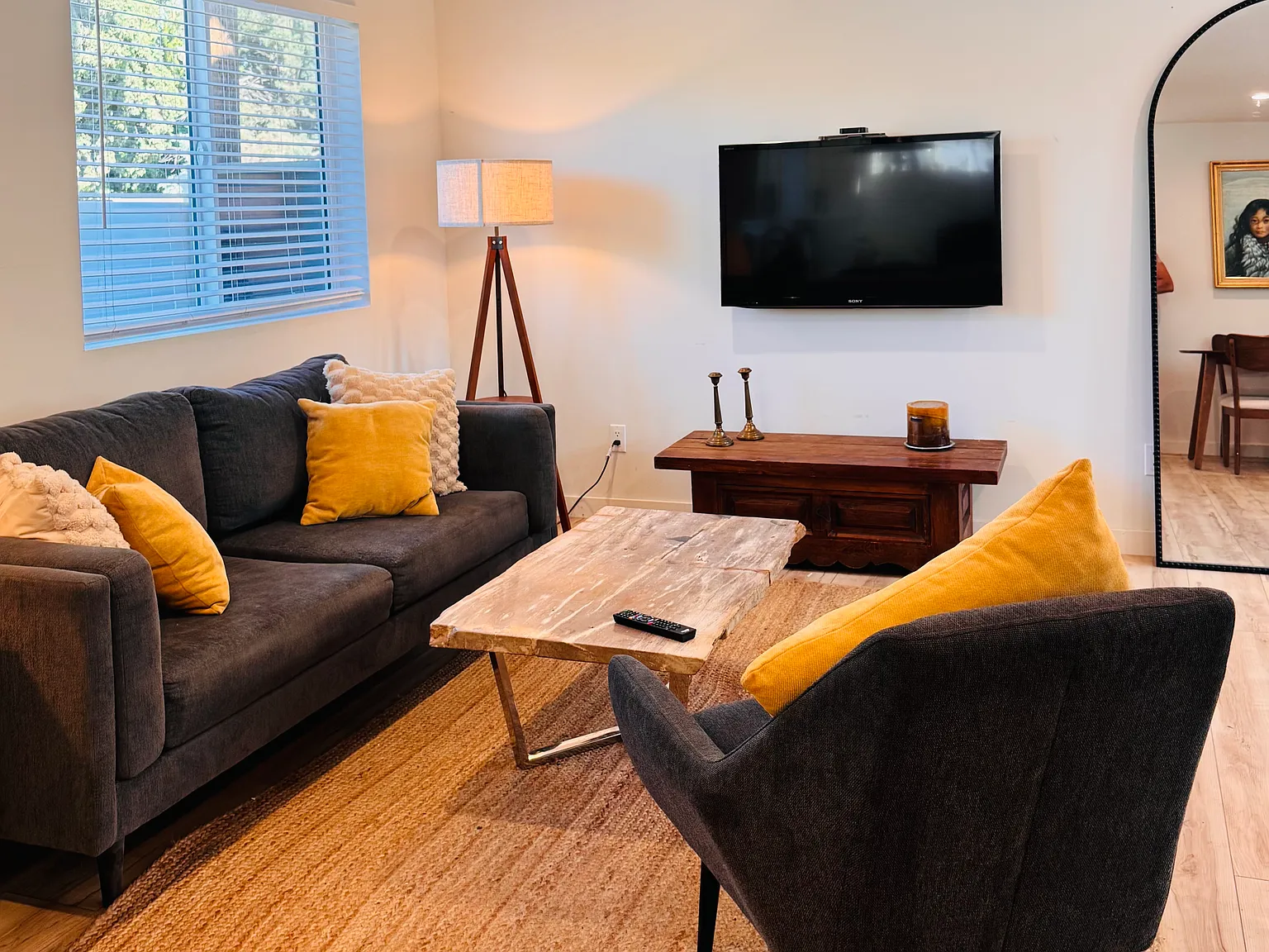 3 bed, 1500 sqft, $5,250 — Photo 4