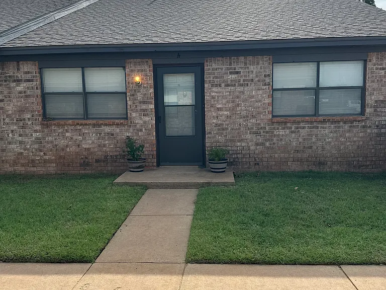 1512 E Proctor Ave #A — Photo 1