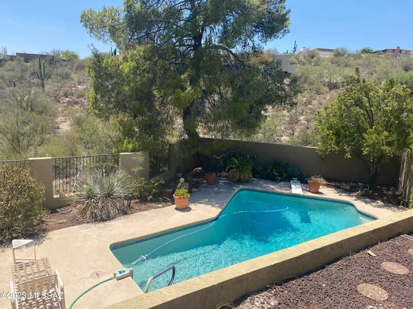 5700 N Via Lozana, Tucson, AZ 85750