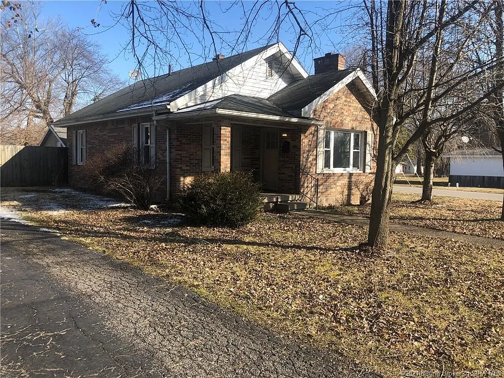 410 W Owen St photo 1