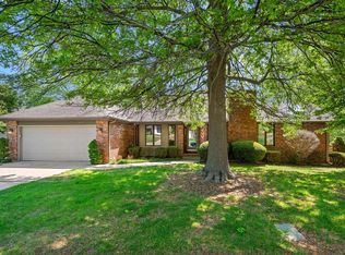 916 S Abbey Ct, Springfield, MO 65809