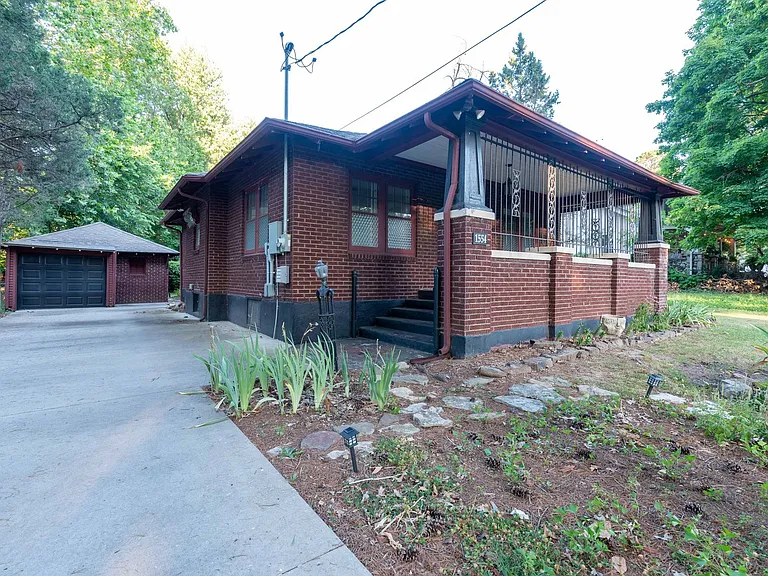 1554 S Campbell Ave — Photo 4