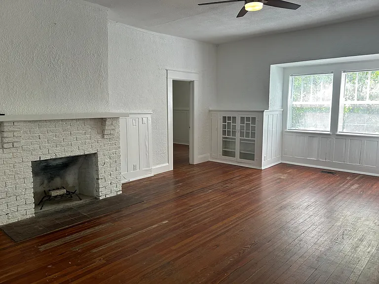 306 W North St #A — Photo 6