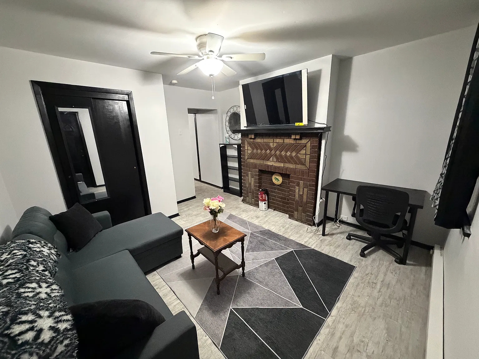 1 bed, 680 sqft, $1,200 — Photo 3