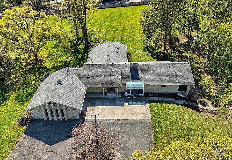 1st image of 573 Arlington Rd