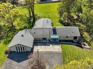 573 Arlington Rd, Brookville, OH 45309