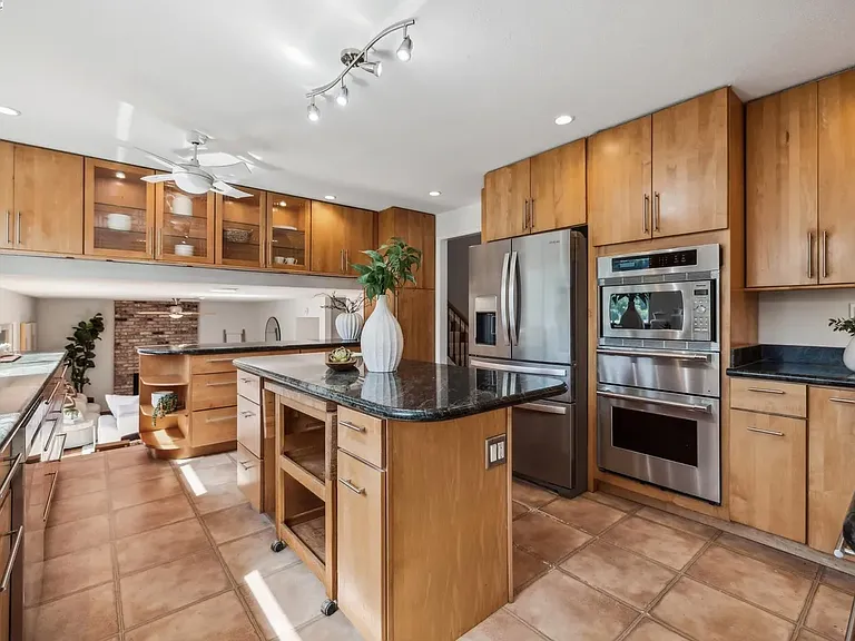 3483 Skyline Dr — Photo 7