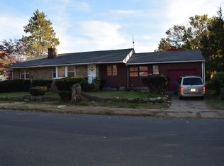 33 Pershing Ave, Ewing, NJ 08618