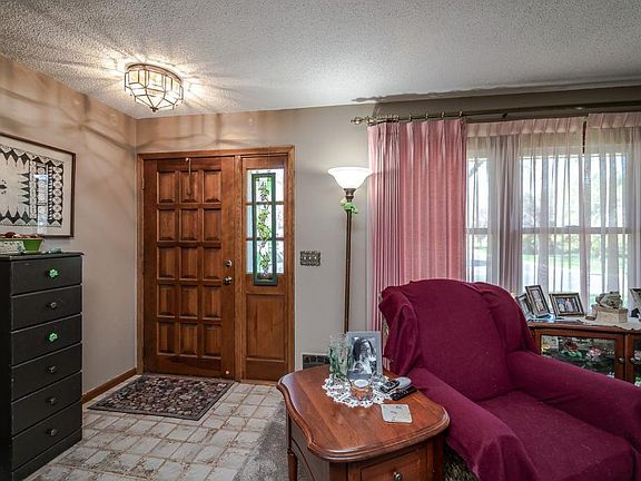 5th image of 2097 Cameron Dr