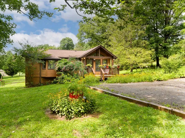 352 Longs Chapel Rd, Weaverville, NC 28787