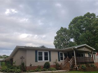 152 Davids Pl, Lowgap, NC 27024