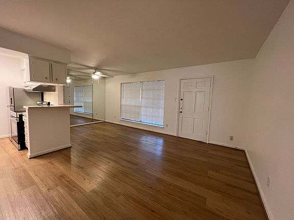 3rd image of 3814 Mulberry St #Mul06