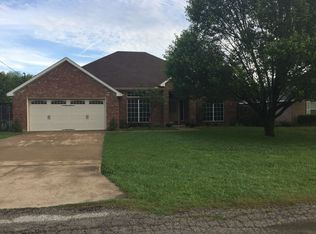 116 Country Dr, Waxahachie, TX 75165
