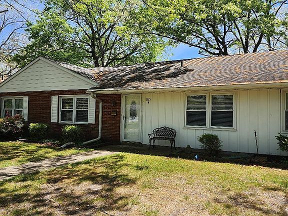 3rd image of 90D Buckingham Drive